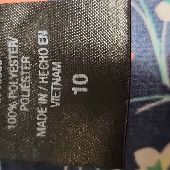 ATTENTION FLORAL CAPRI PANTS WITH POCKETS AND HAVE TO PUT A BELT TOO. - Picture 17 of 17